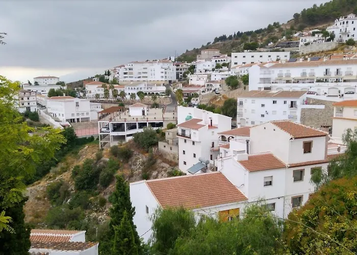 Quaint House In Canillas With Pool